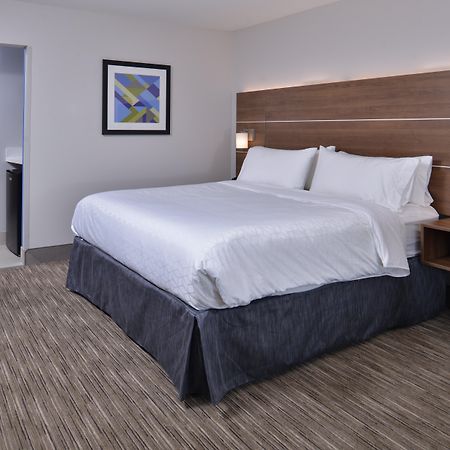 Holiday Inn Express & Suites - Marshalltown By Ihg Exteriör bild