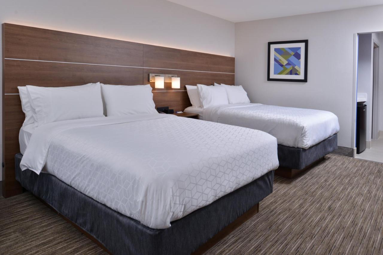 Holiday Inn Express & Suites - Marshalltown By Ihg Exteriör bild