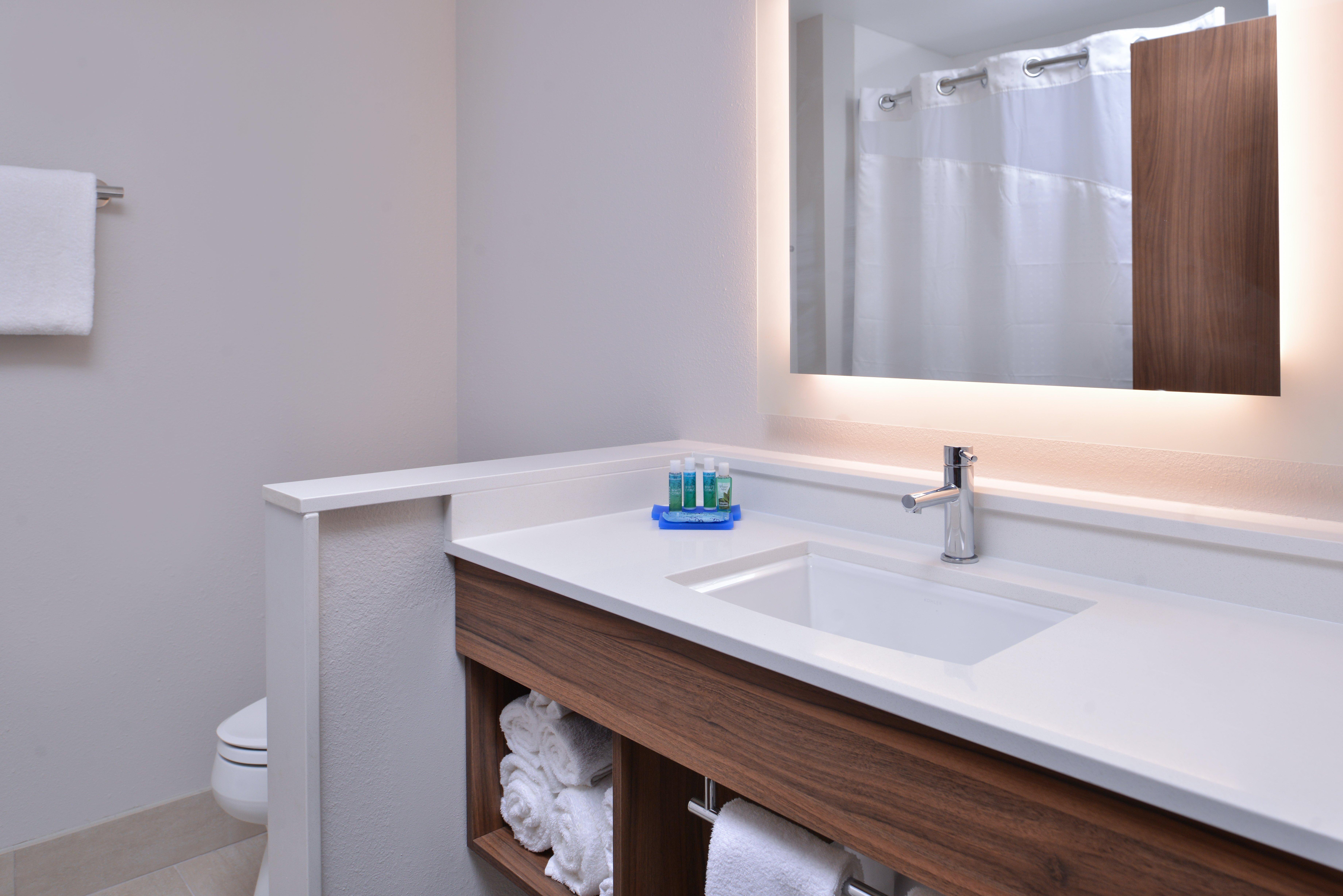 Holiday Inn Express & Suites - Marshalltown By Ihg Exteriör bild
