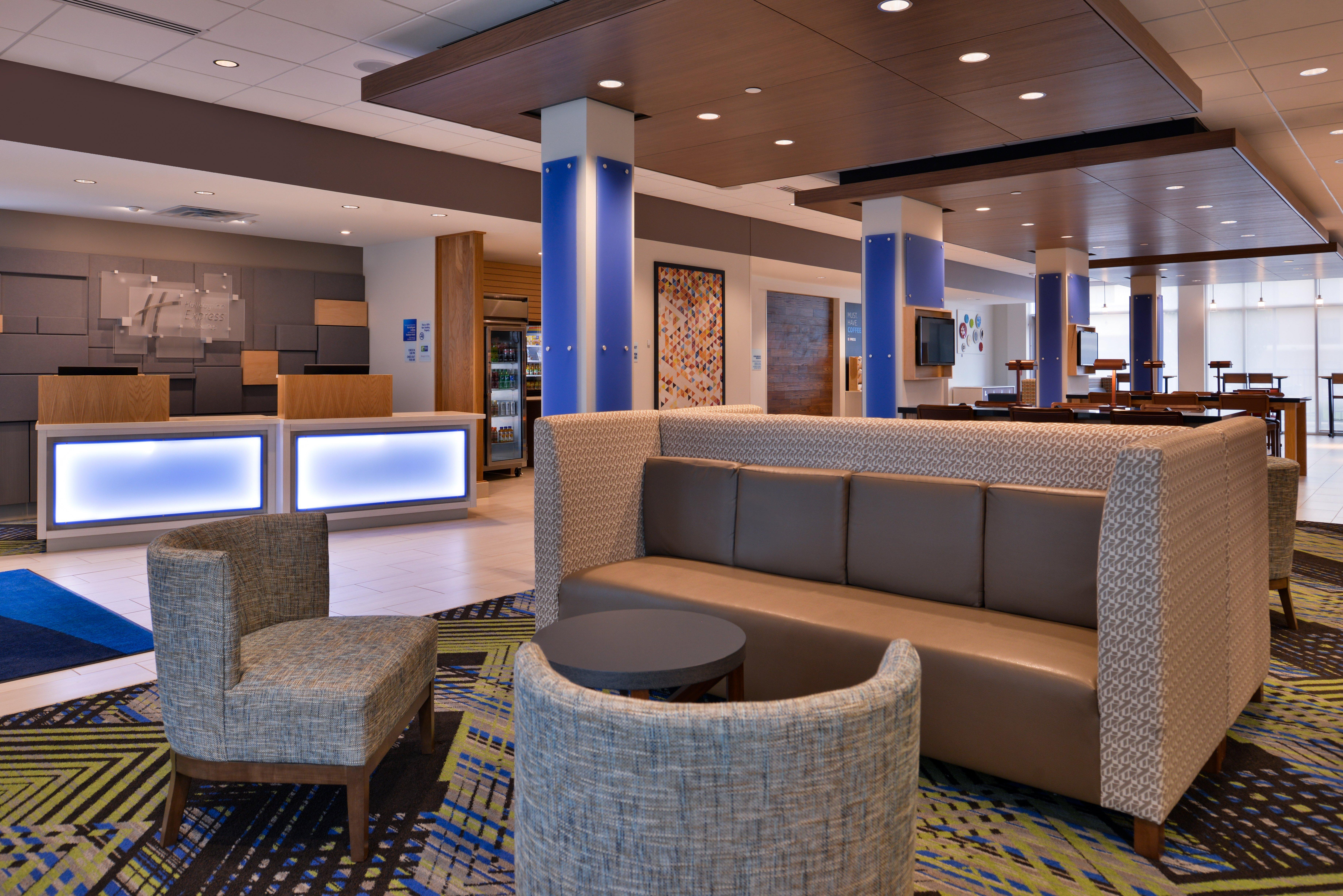 Holiday Inn Express & Suites - Marshalltown By Ihg Exteriör bild
