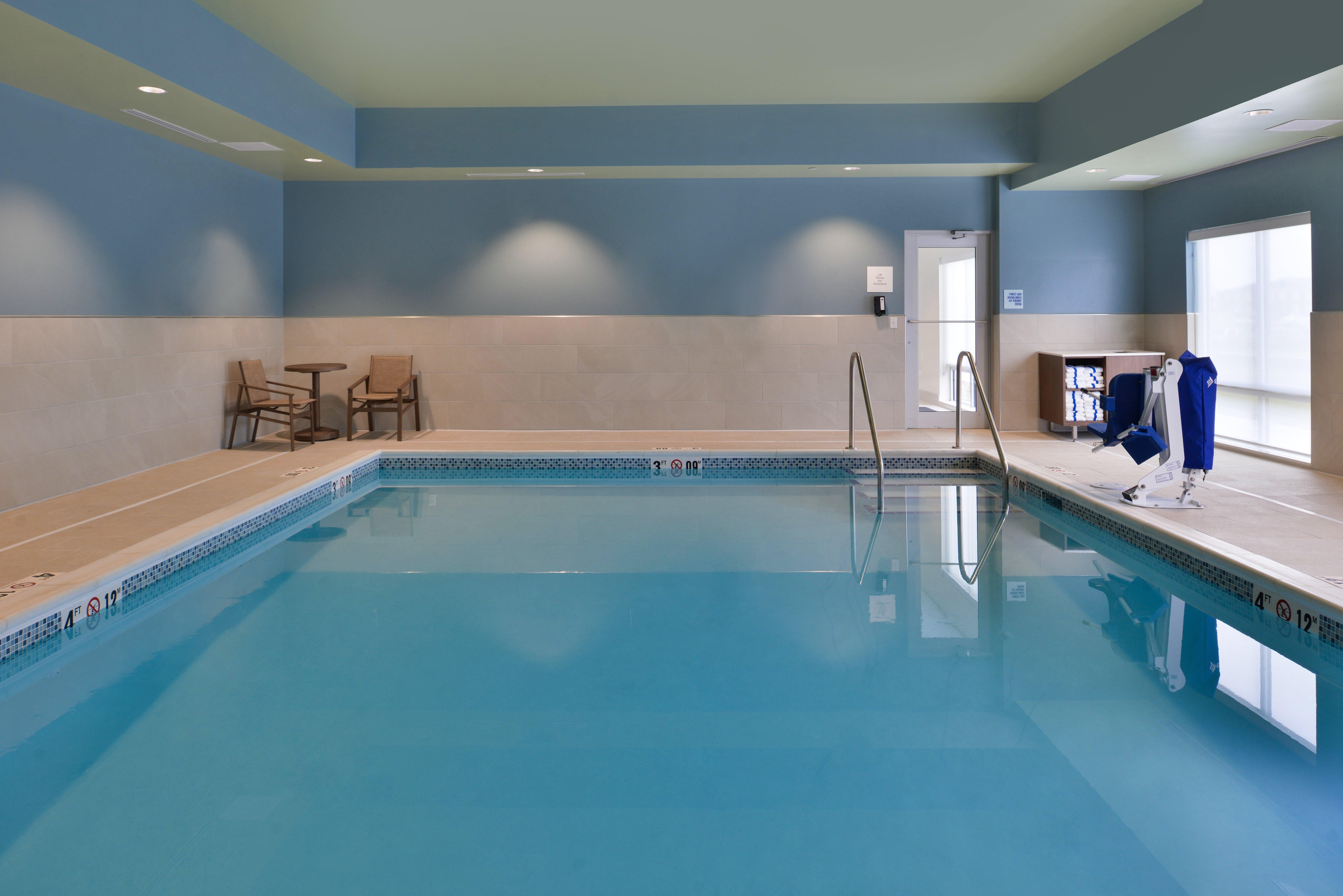 Holiday Inn Express & Suites - Marshalltown By Ihg Exteriör bild
