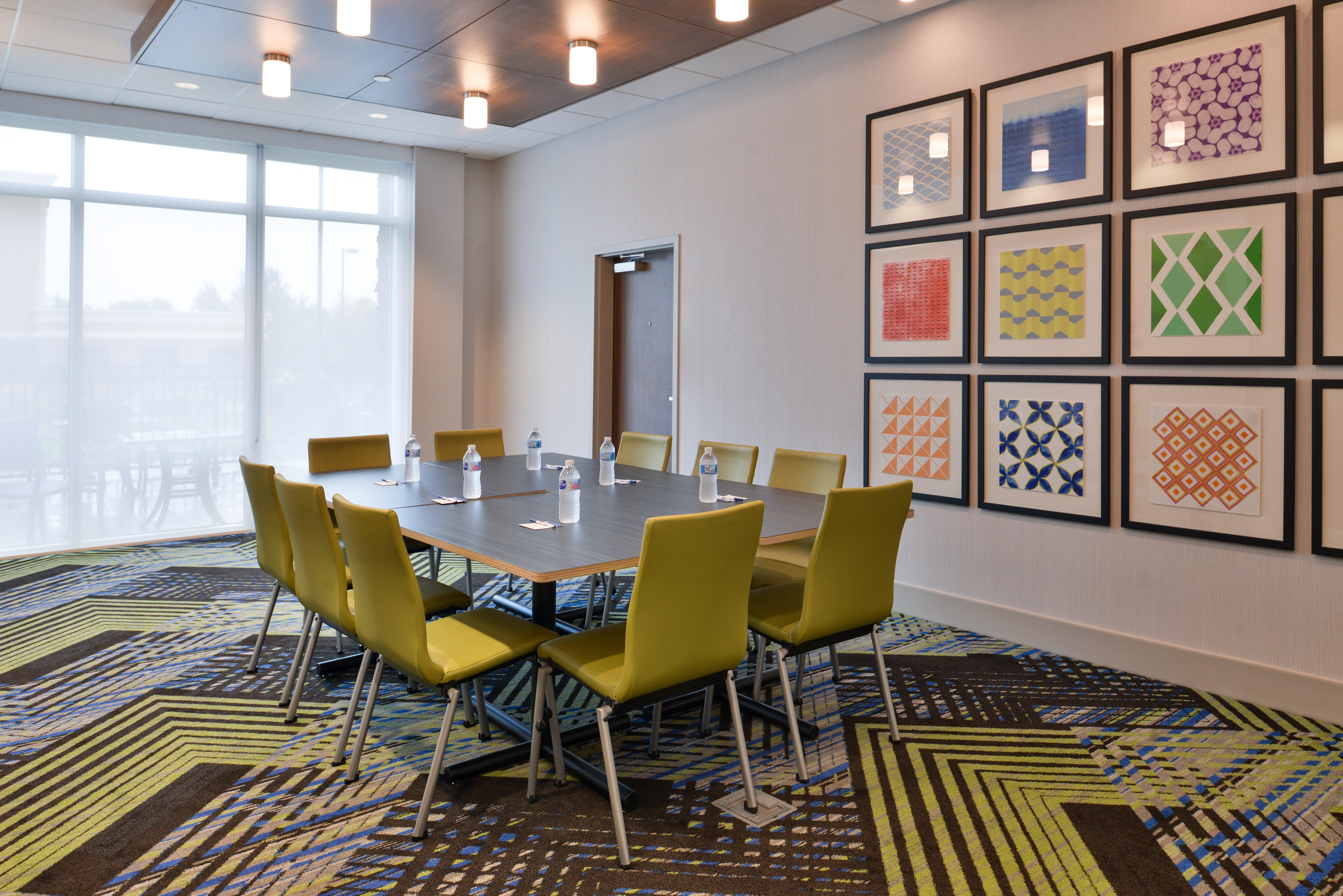 Holiday Inn Express & Suites - Marshalltown By Ihg Exteriör bild