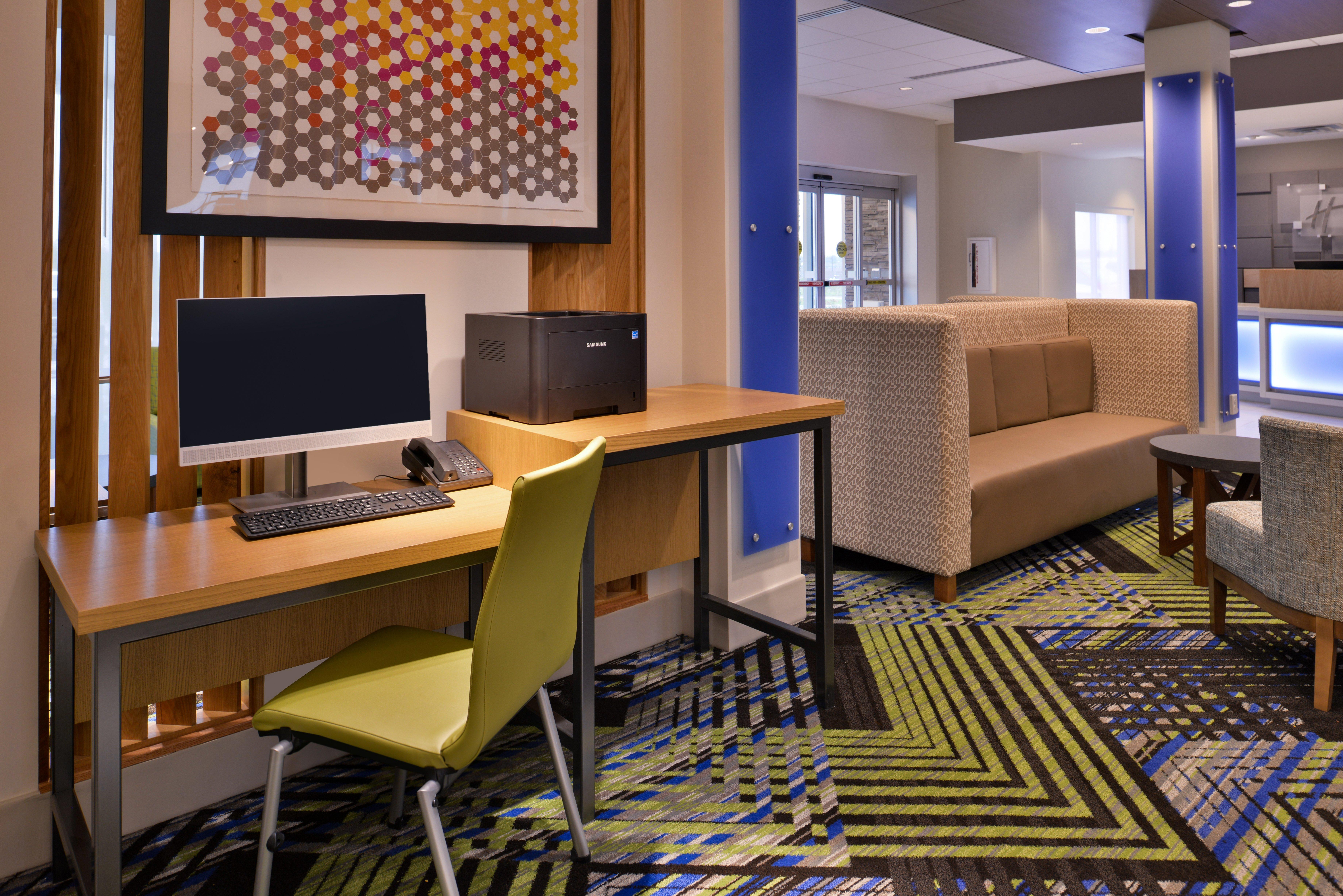 Holiday Inn Express & Suites - Marshalltown By Ihg Exteriör bild