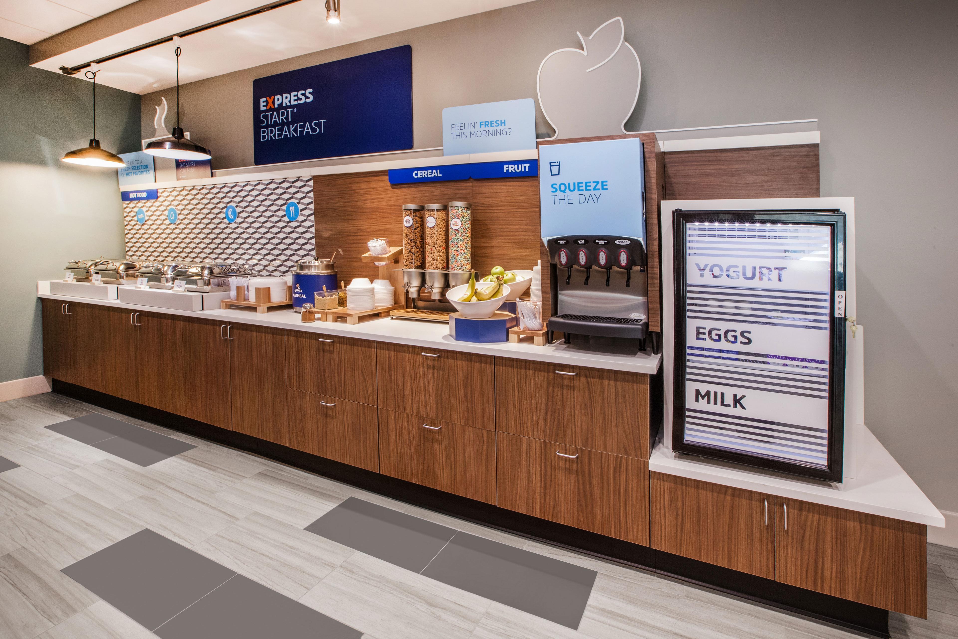 Holiday Inn Express & Suites - Marshalltown By Ihg Exteriör bild