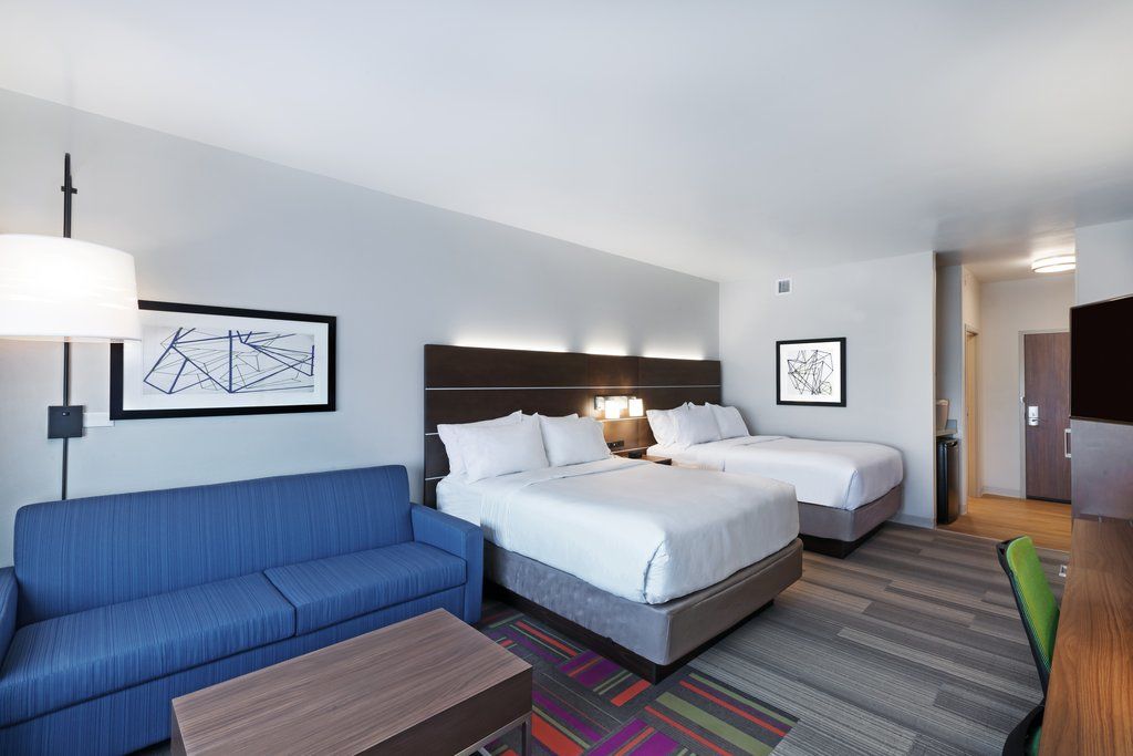 Holiday Inn Express & Suites - Marshalltown By Ihg Exteriör bild