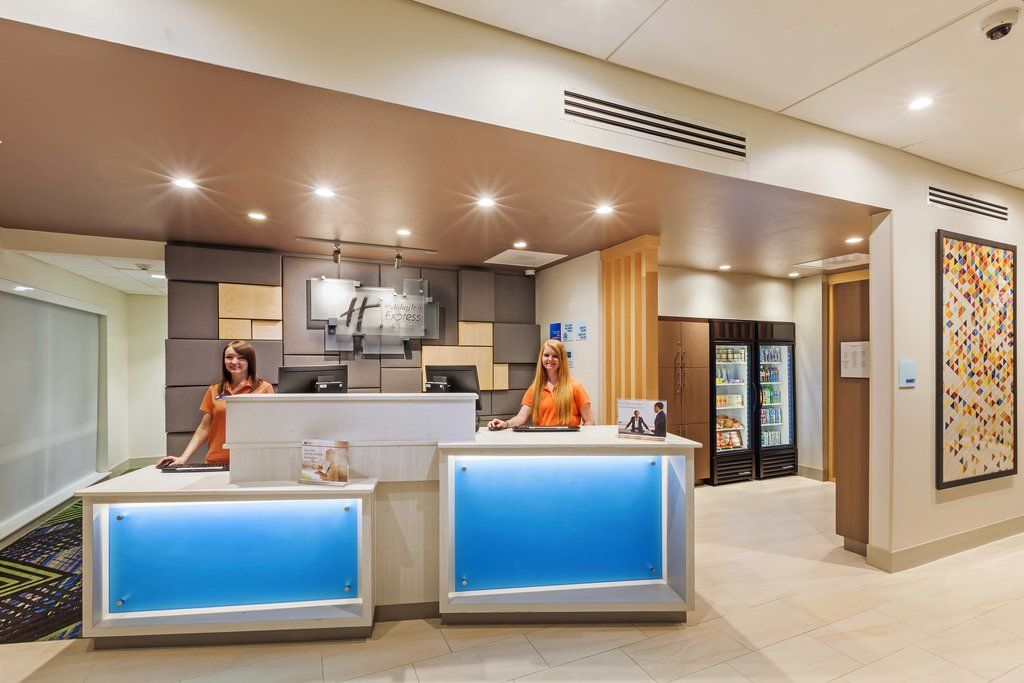 Holiday Inn Express & Suites - Marshalltown By Ihg Exteriör bild