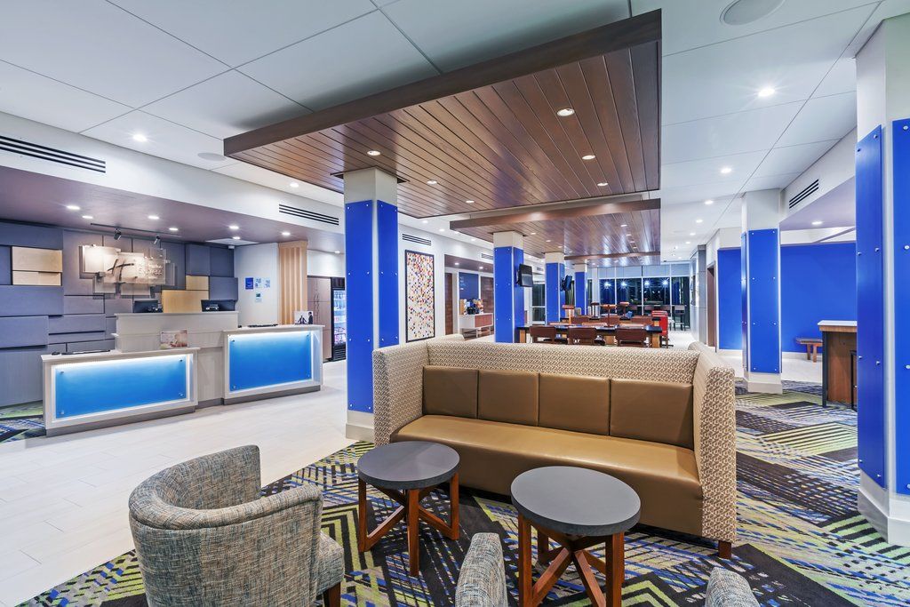 Holiday Inn Express & Suites - Marshalltown By Ihg Exteriör bild