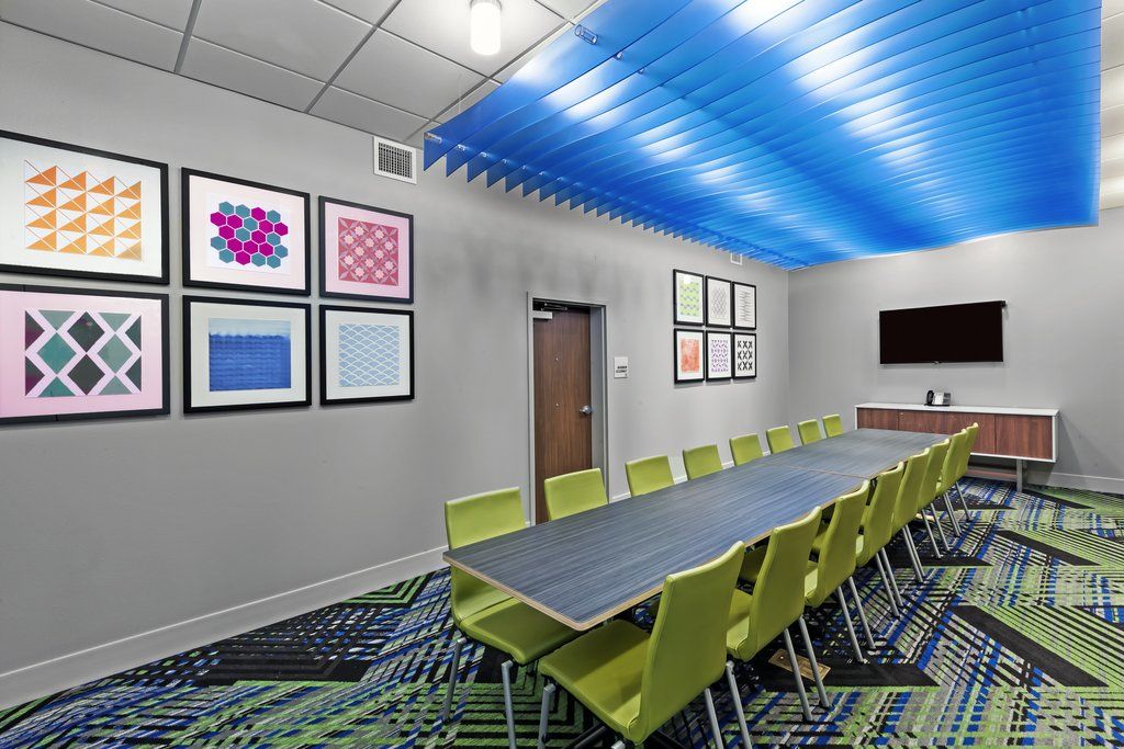 Holiday Inn Express & Suites - Marshalltown By Ihg Exteriör bild